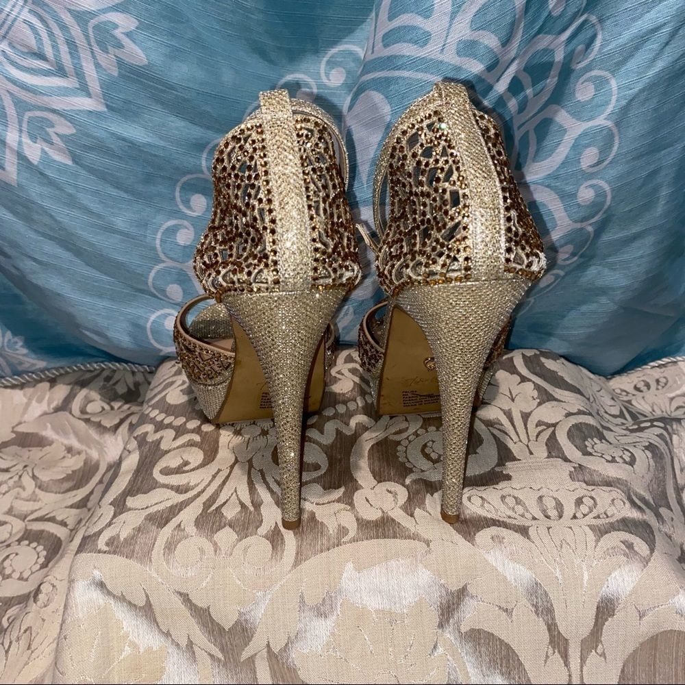 Heels - Picture 2 of 2